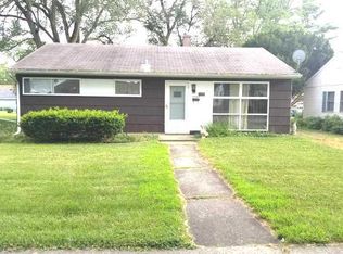 688 1st St, Crete, IL 60417