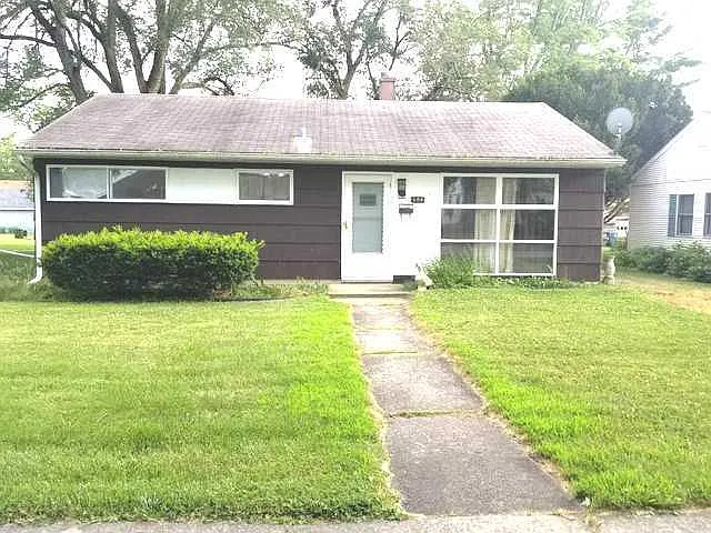 688 1st St photo 1