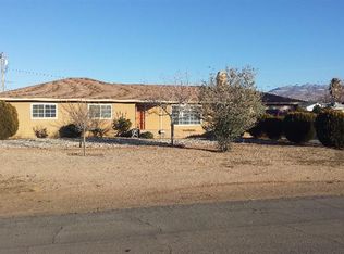 10877 Kiavan Rd, Apple Valley, CA 92308