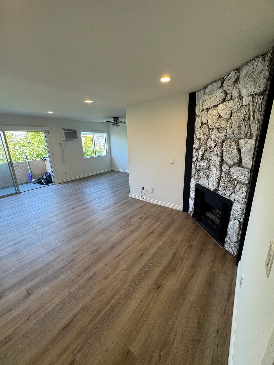 Building Photo - 3725 Glendon Ave #207
