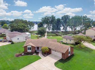 1060 Brentwood St, Jenison, MI 49428