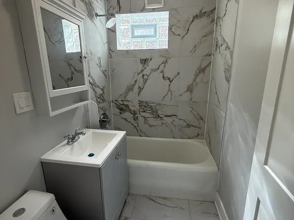 5057 W Altgeld St #5059-2, Chicago, IL 60639