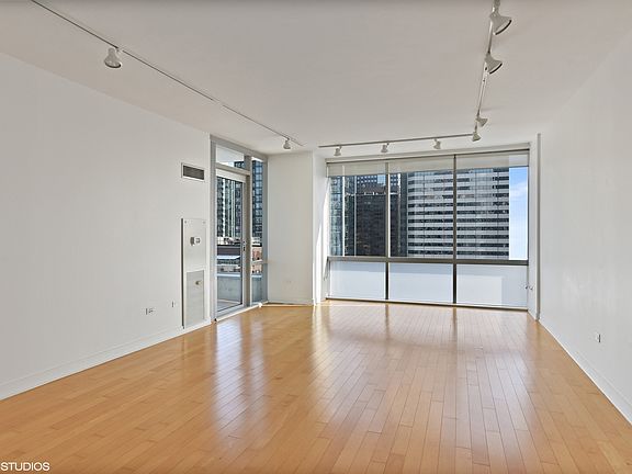 4th image of 8 E Randolph St Unit 2503