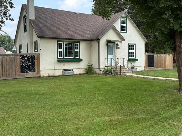 5240 55th Ave, Viking, AB T0B 4N0