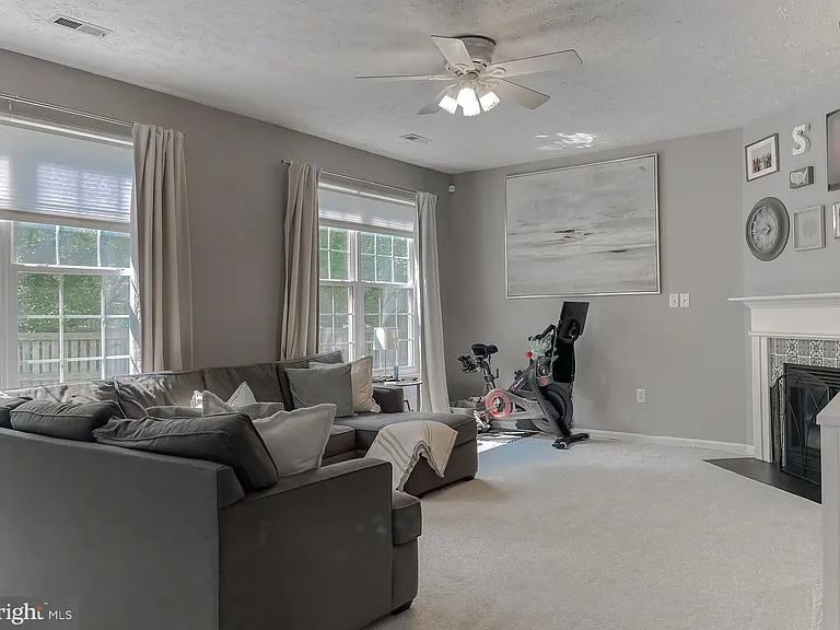 48221 Keel Dr — Photo 20