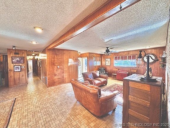 5th image of 1805 Lakeview Dr