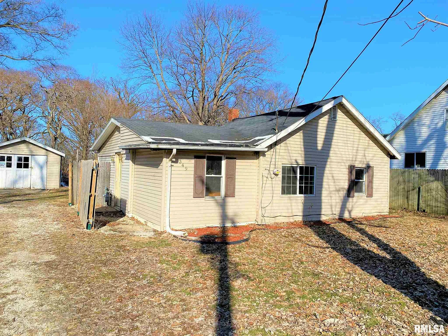 349 Riverview Dr photo 1