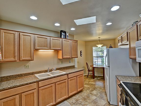 3rd image of 17042 N 107th Ave