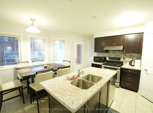 50 Hillcrest Ave #8, Brampton, ON L6W 0B1