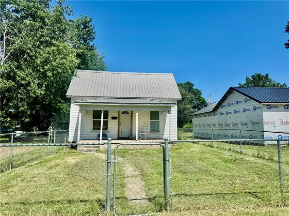 1910 Cleveland Ave, Baxter Springs, KS 66713