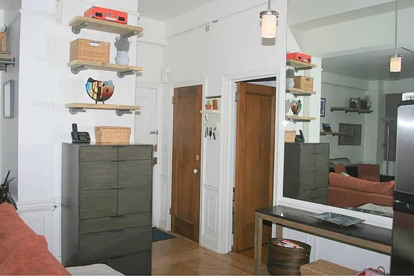 Sold by Living New York | media 14