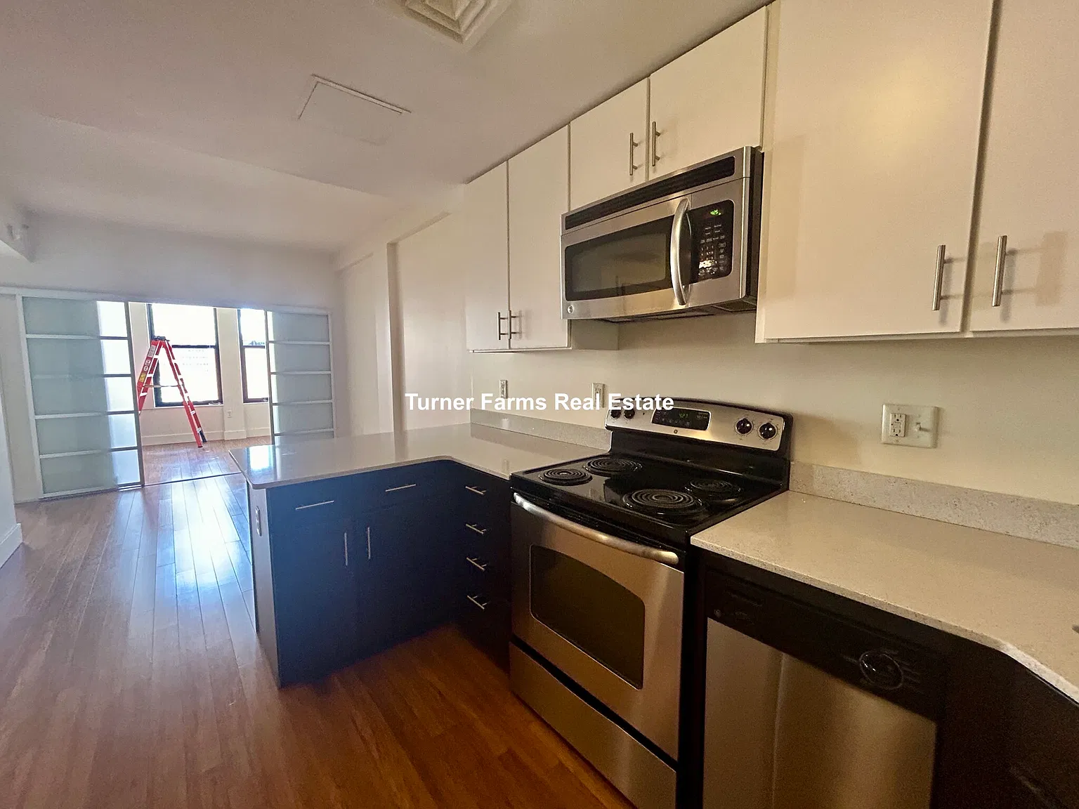 2 bed, 8888 sqft, $3,900 — Photo 1