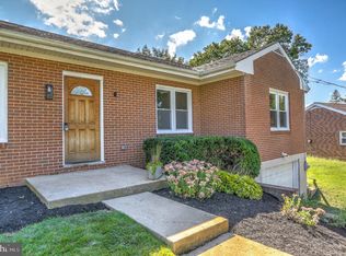 38 Lynbrook Dr S, York, PA 17402