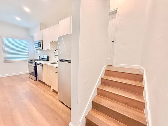 3rd image of 1637 Micheltorena St Unit 1/2