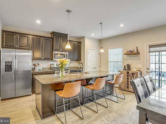 4th image of 11360 Willow Green Cir