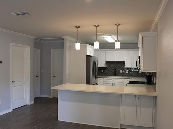 4th image of 3411 N Ola Ave