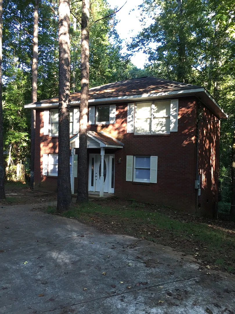 3bed/2bath Residential Home Available! — Photo 2