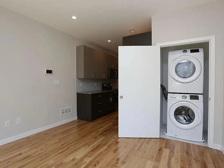 6 N 42nd St #2 — Photo 14