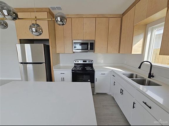 5th image of 1019 N Woodson Ave Unit 2