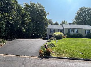 284 S Finley Ave, Basking Ridge, NJ 07920