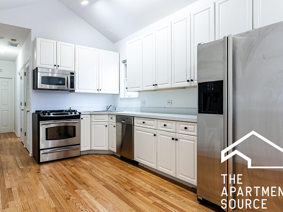 1st image of 2903 N Hoyne Ave Unit 3