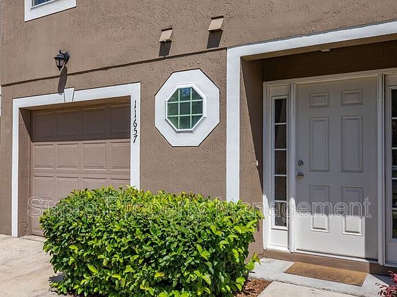 4th image of 11657 Hickory Oak Dr
