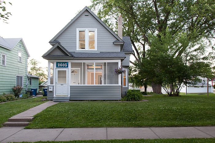 1st image of 2605 5th Ave E
