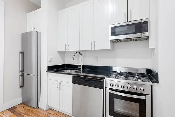 Rented by REAL New York | media 20