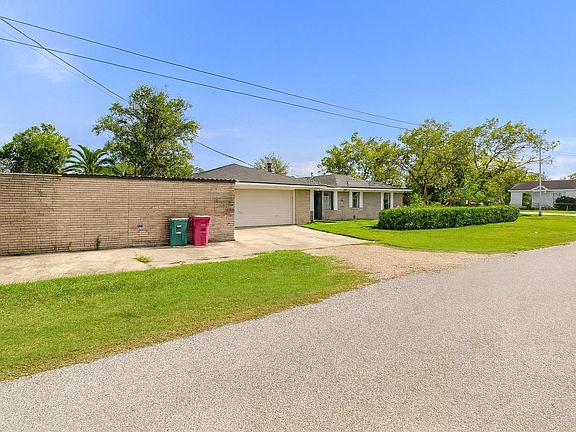 5th image of 1424 N Avenue F