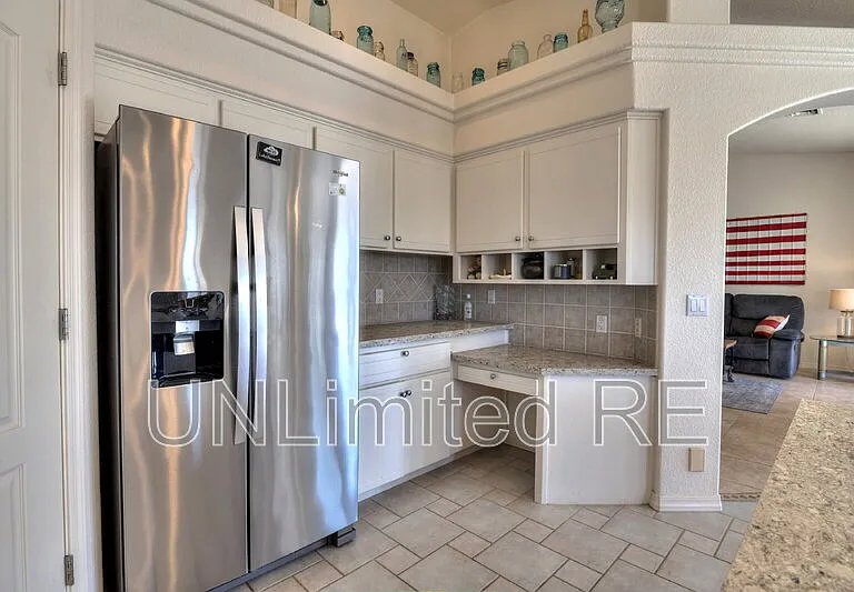 304 Acoma Blvd S — Photo 69