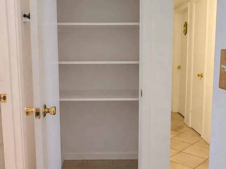 Kitchen pantry