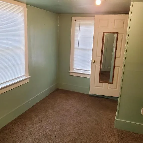 106 E Green St — Photo 4