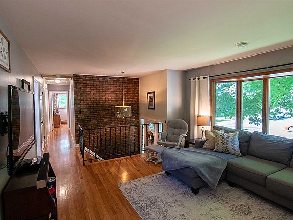 4th image of 34 Brescia Blvd