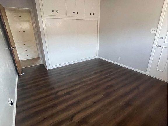 5th image of 10925 Mansel Ave
