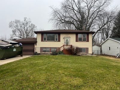 605 Maple Ln, Sterling, IL, 61081