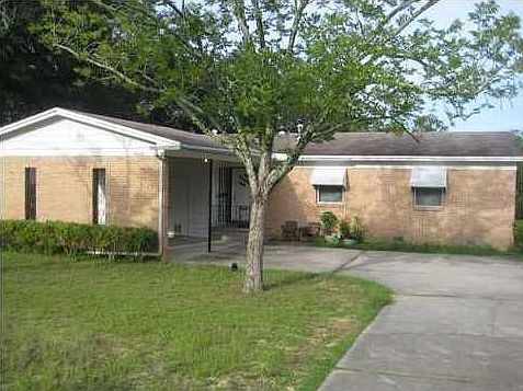 4236 Acacia 