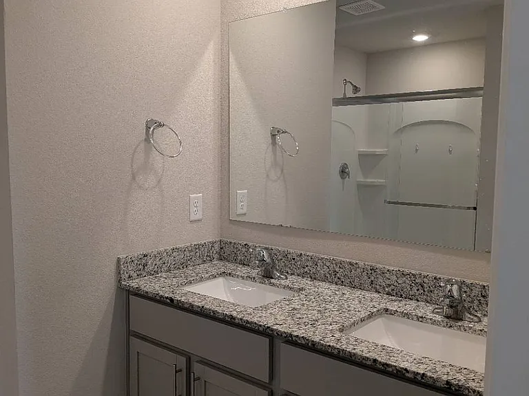 512 Comanche Dr — Photo 11