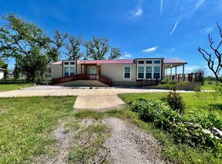 711 S Main St, Carbon, TX 76435