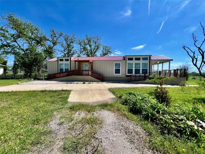 711 S Main St, Carbon, TX, 76435