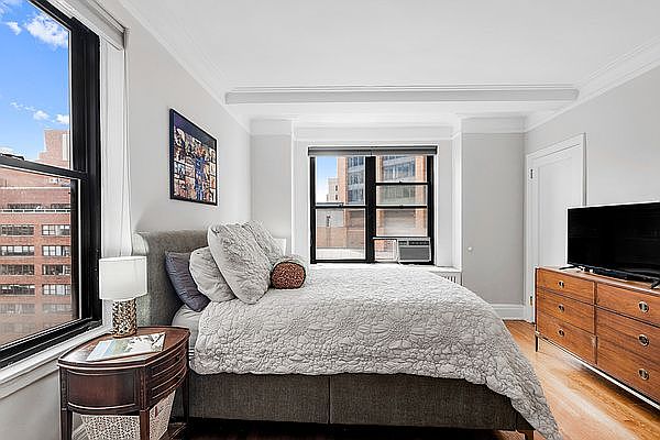 1st image of 7 Park Ave APT 19