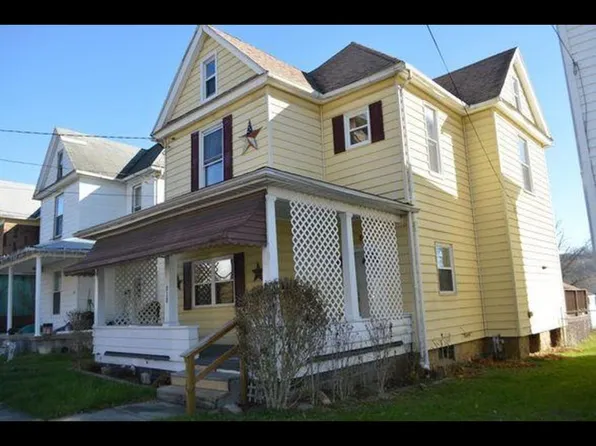 818 Gaston Ave, Fairmont, WV 26554