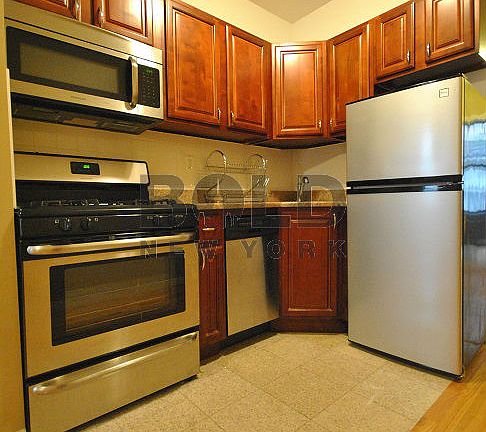 5th image of 405 W 44th St APT 2W