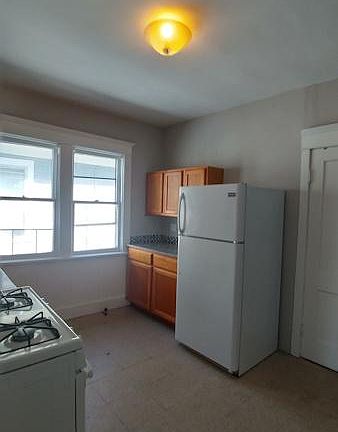 2nd image of 107 Northampton St