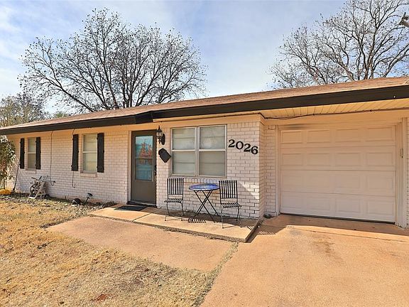 3rd image of 2026 Yorktown Dr