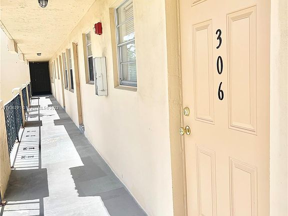 2nd image of 2145 Pierce St APT 306