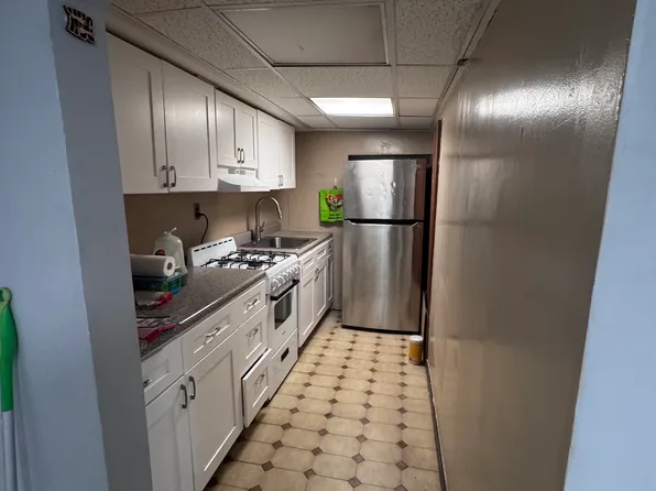 15 Valerie Dr, Yonkers, NY 10703