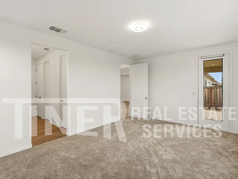 8112 Joecy Way — Photo 12