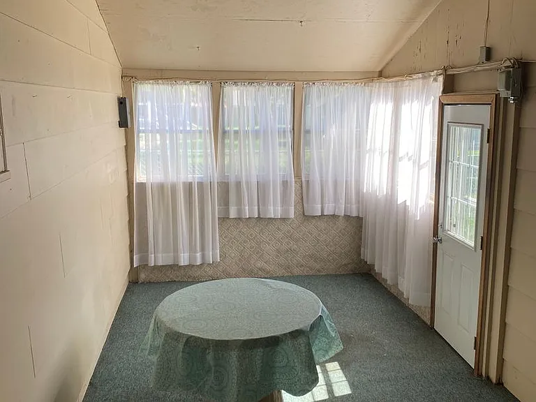 530 3rd St SE — Photo 12