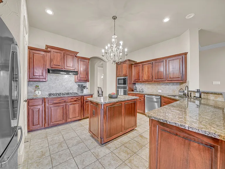 5048 Exposition Way — Photo 4