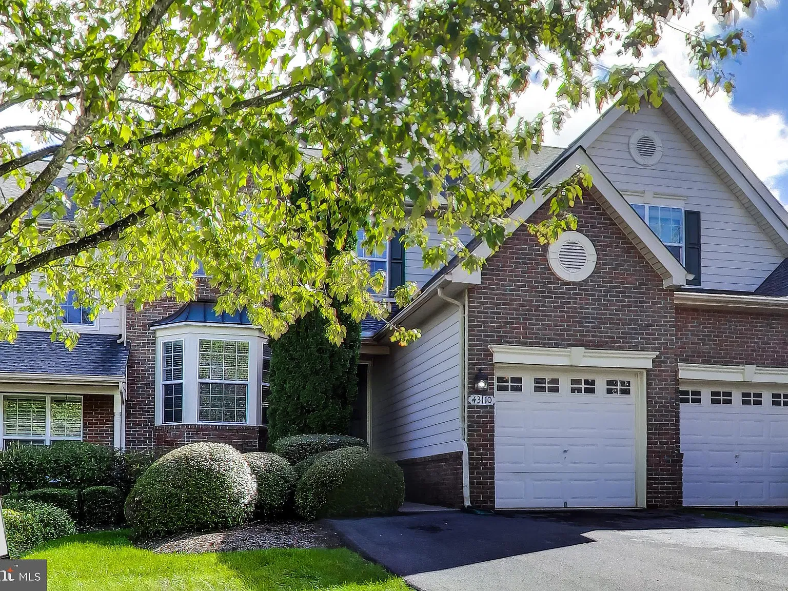 3 bed, 3.5 bath, 2940 sqft, $4,200 — Photo 3
